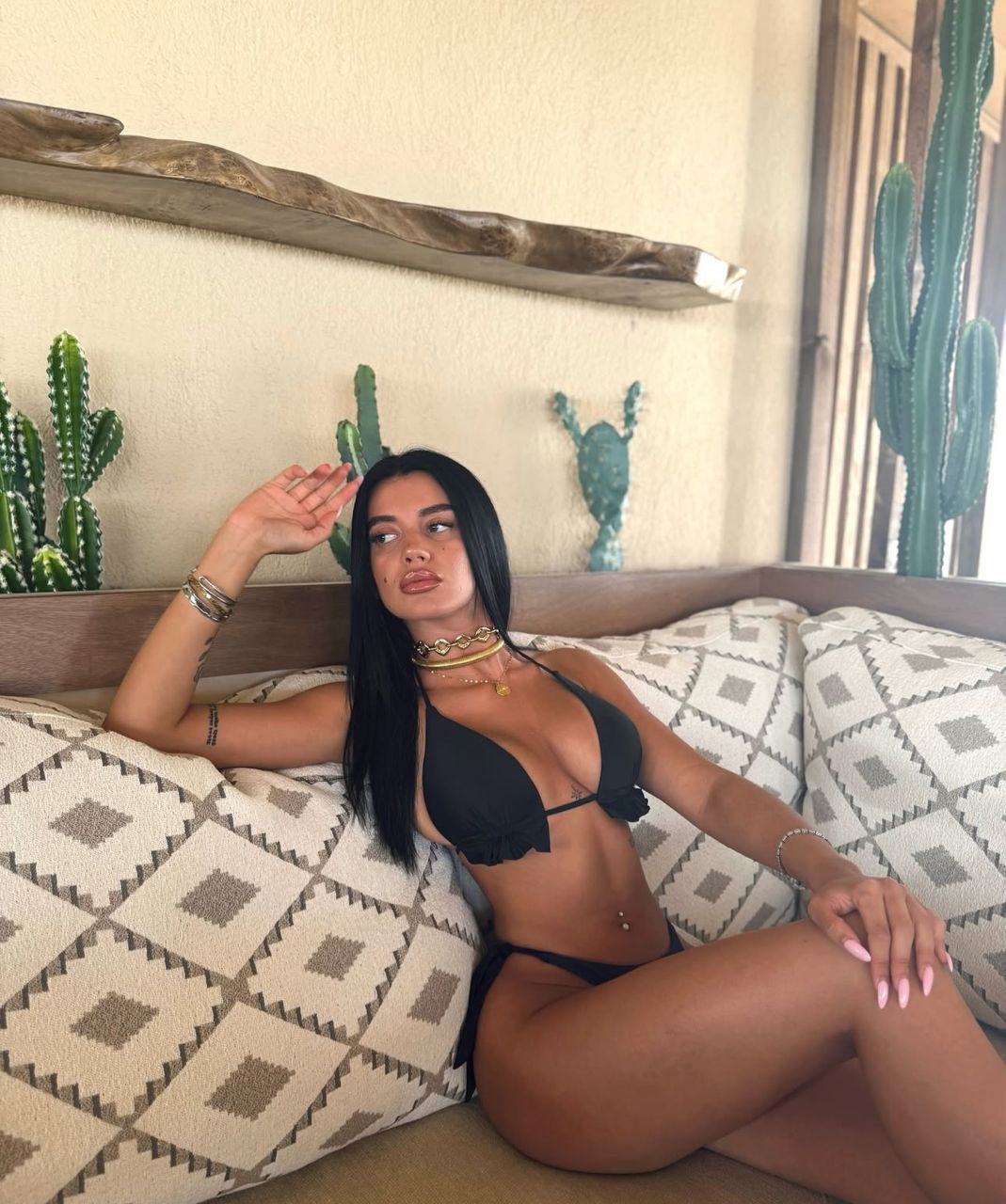Escort - SARA - Ibiza Tops